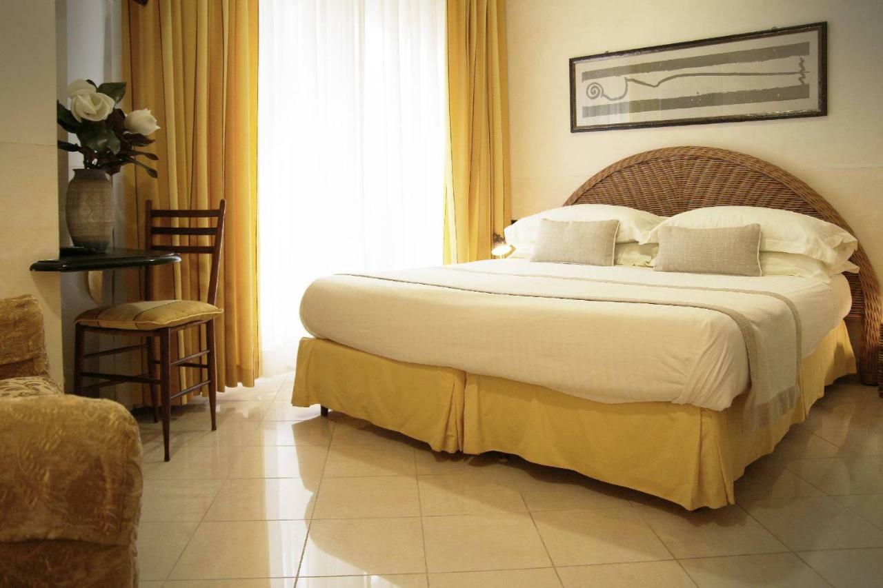 Triple Room,785781060:JPEG